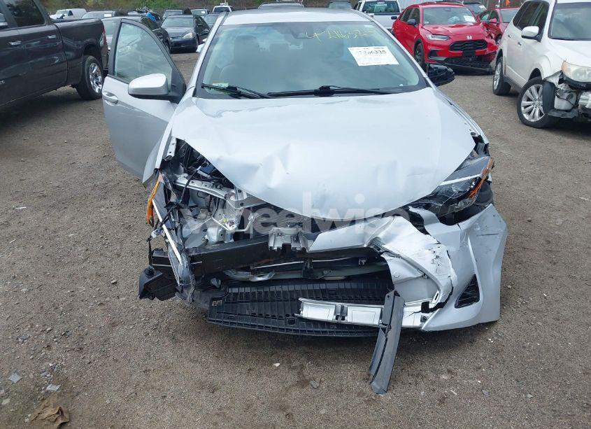 Photo 6 of 2018 Toyota Corolla LE (VIN 2T1BURHE9JC110134)