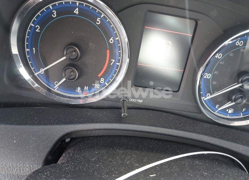 Photo 7 of 2018 Toyota Corolla LE (VIN 2T1BURHE9JC110134)