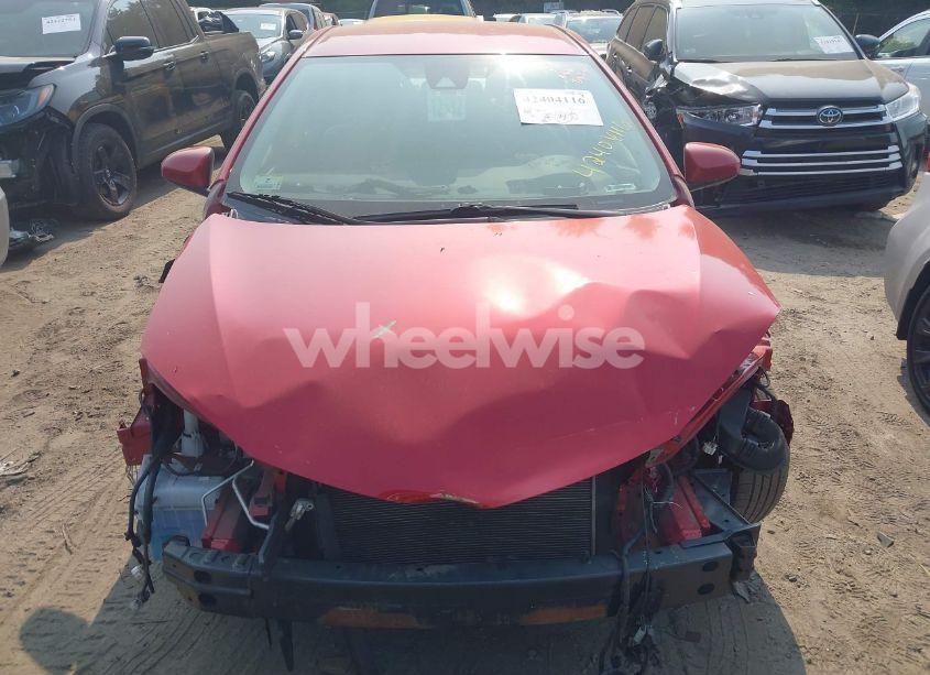 Photo 13 of 2018 Toyota Corolla LE (VIN 2T1BURHE9JC965125)