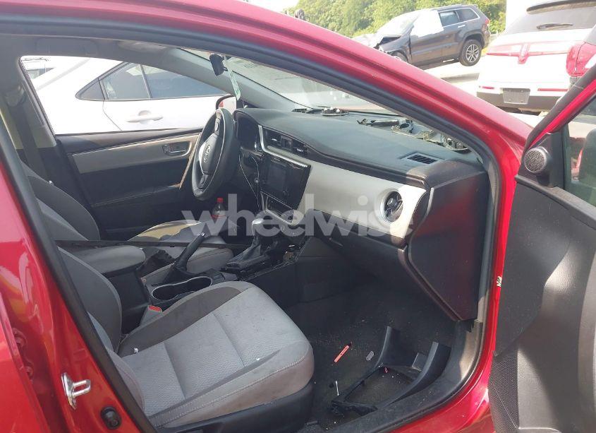 Photo 5 of 2018 Toyota Corolla LE (VIN 2T1BURHE9JC965125)