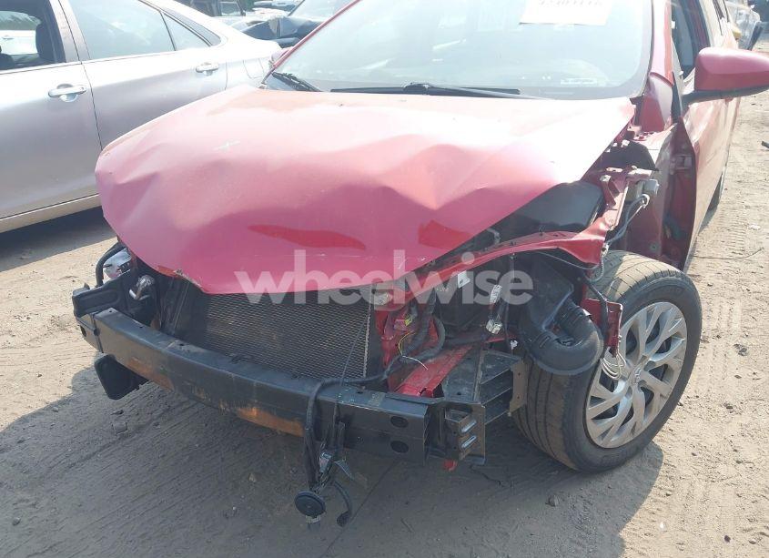 Photo 6 of 2018 Toyota Corolla LE (VIN 2T1BURHE9JC965125)