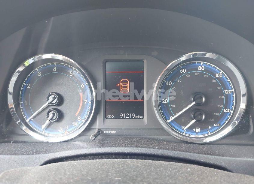 Photo 7 of 2018 Toyota Corolla LE (VIN 2T1BURHE9JC965125)