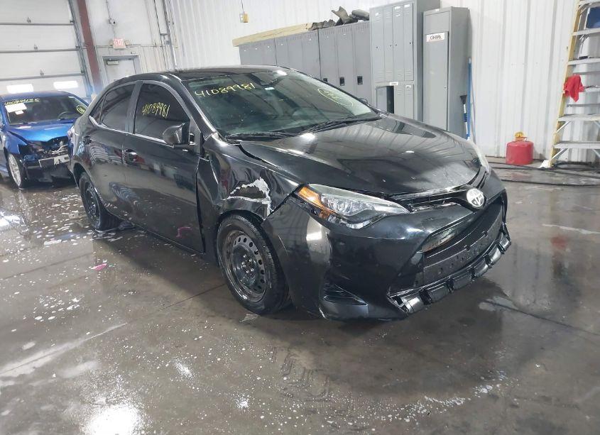 2018 Toyota Corolla LE (VIN 2T1BURHE9JC971099) main photo