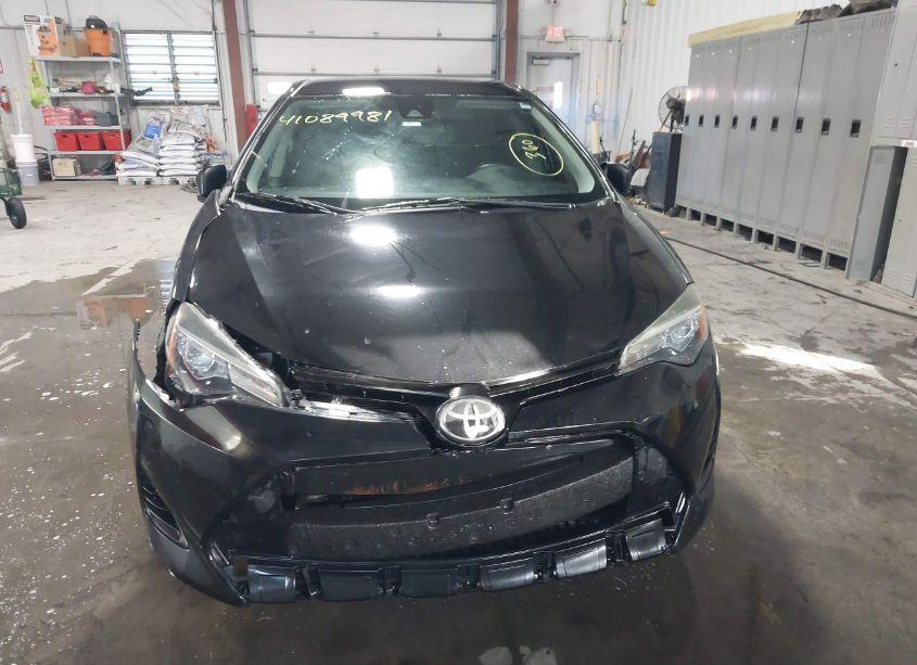 Photo 13 of 2018 Toyota Corolla LE (VIN 2T1BURHE9JC971099)
