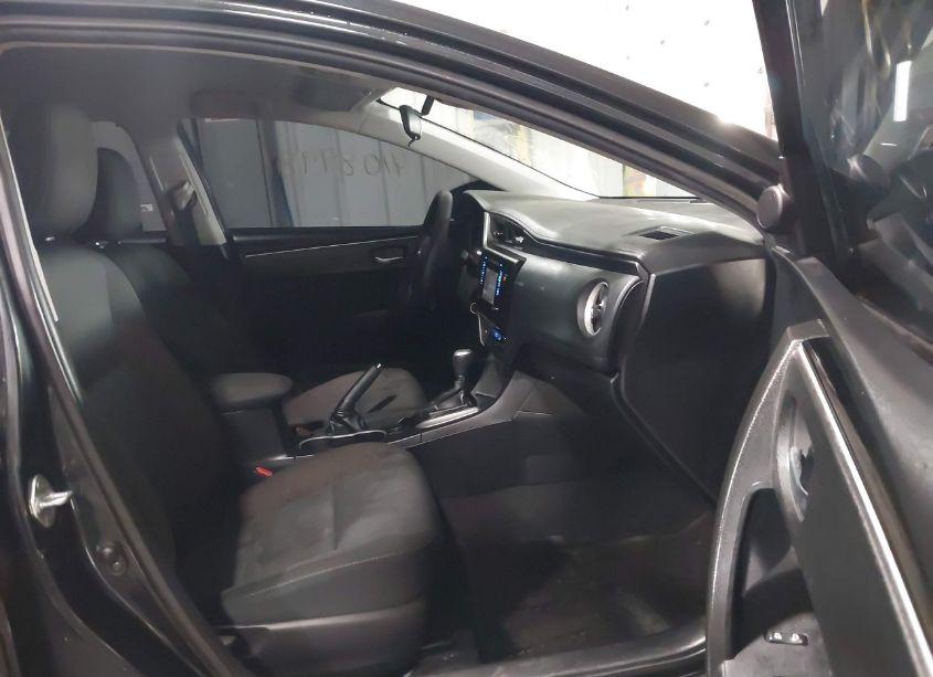 Photo 5 of 2018 Toyota Corolla LE (VIN 2T1BURHE9JC971099)