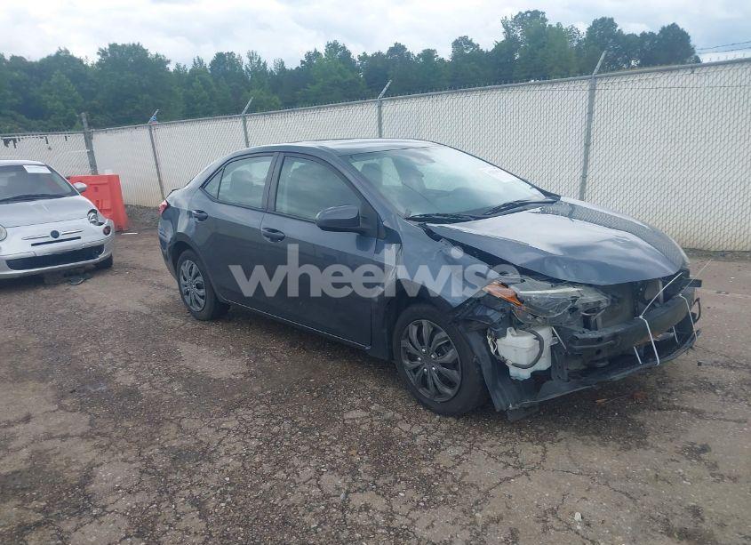 2018 Toyota Corolla LE (VIN 2T1BURHE9JC973564) main photo