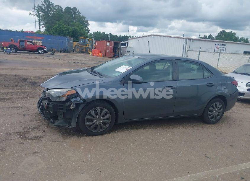 Photo 15 of 2018 Toyota Corolla LE (VIN 2T1BURHE9JC973564)