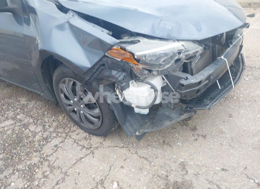 Photo 18 of 2018 Toyota Corolla LE (VIN 2T1BURHE9JC973564)