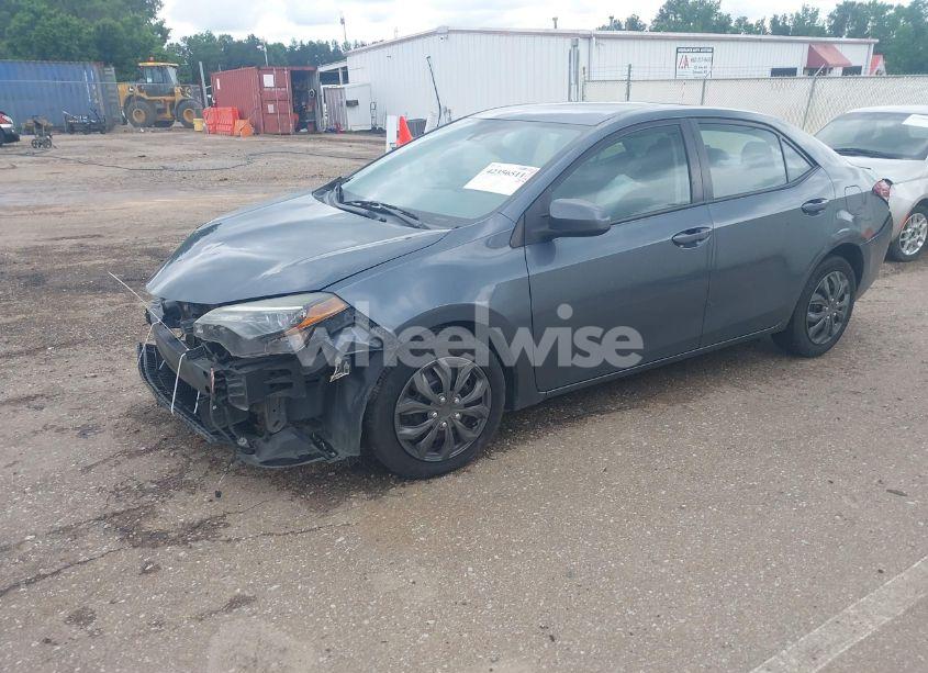 Photo 2 of 2018 Toyota Corolla LE (VIN 2T1BURHE9JC973564)