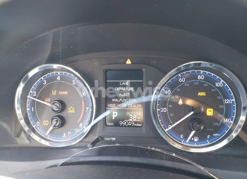 Photo 7 of 2018 Toyota Corolla L/LE/XLE/SE/XSE (VIN 2T1BURHE9JC981373)