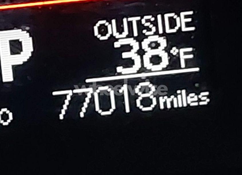 Photo 15 of 2018 Toyota Corolla LE (VIN 2T1BURHE9JC988808)