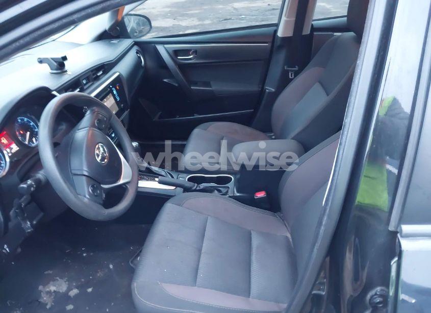 Photo 5 of 2018 Toyota Corolla LE (VIN 2T1BURHE9JC988808)