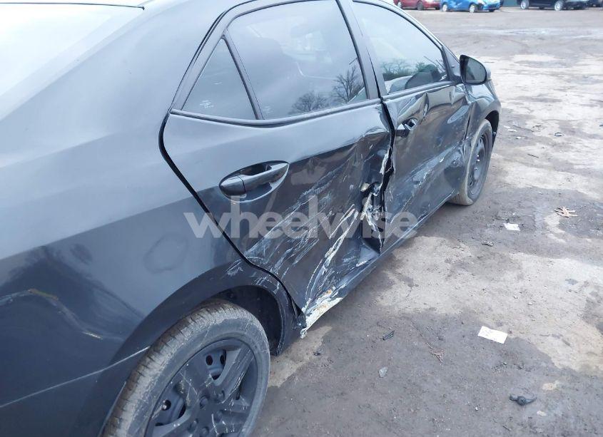 Photo 6 of 2018 Toyota Corolla LE (VIN 2T1BURHE9JC988808)