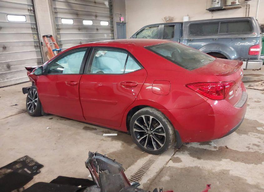 Photo 3 of 2018 Toyota Corolla SE (VIN 2T1BURHE9JC989845)