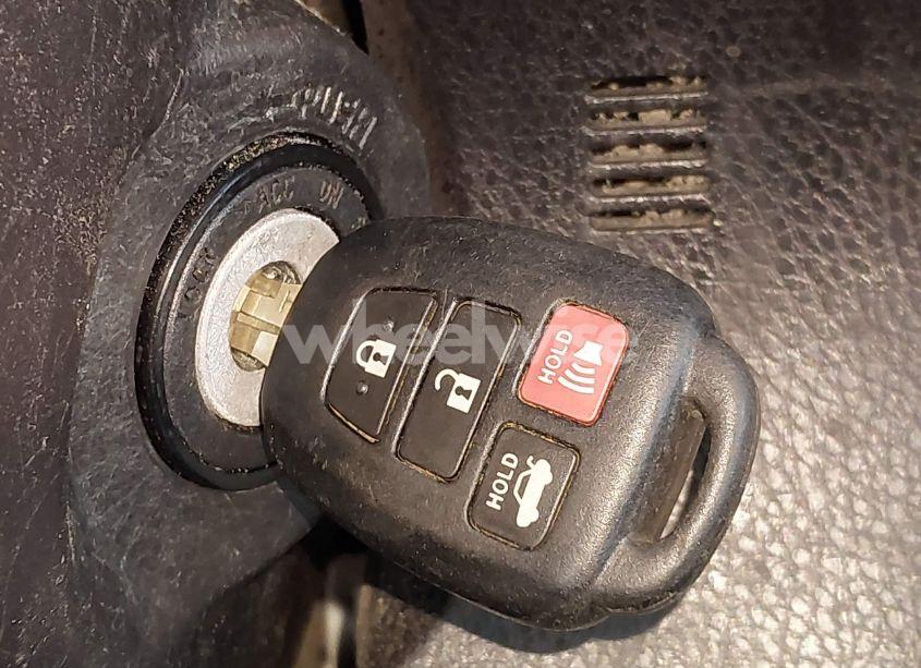 Photo 11 of 2018 Toyota Corolla LE (VIN 2T1BURHE9JC995063)