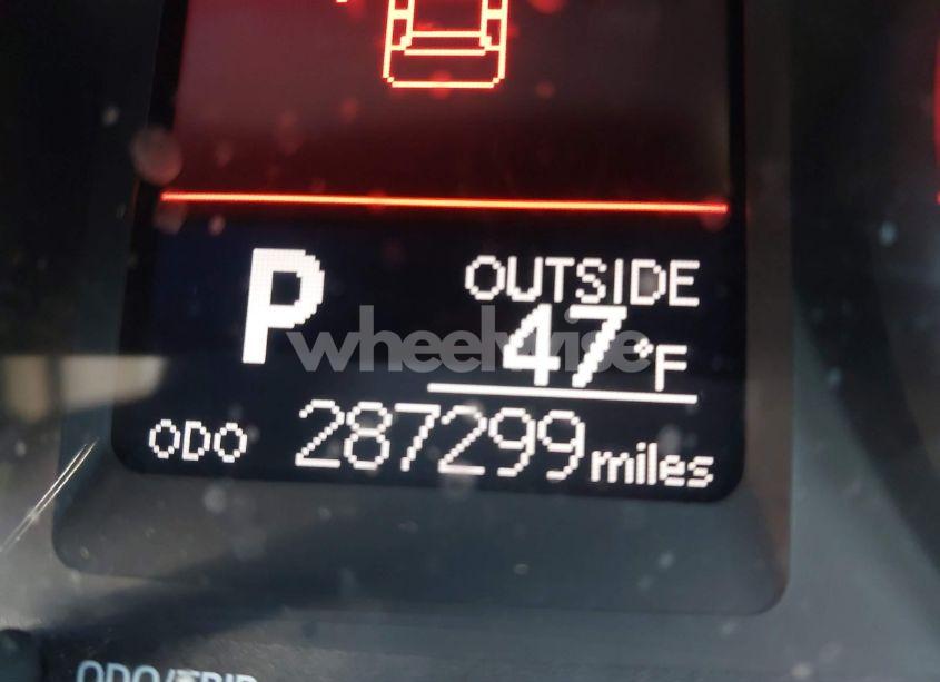 Photo 15 of 2018 Toyota Corolla LE (VIN 2T1BURHE9JC995063)