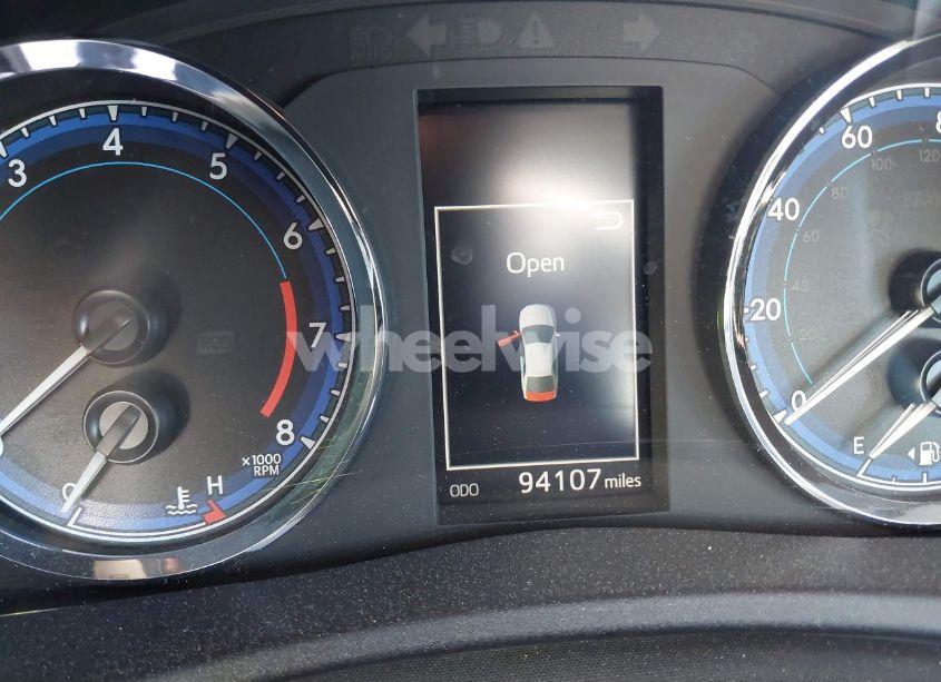 Photo 14 of 2019 Toyota Corolla SE (VIN 2T1BURHE9KC134631)