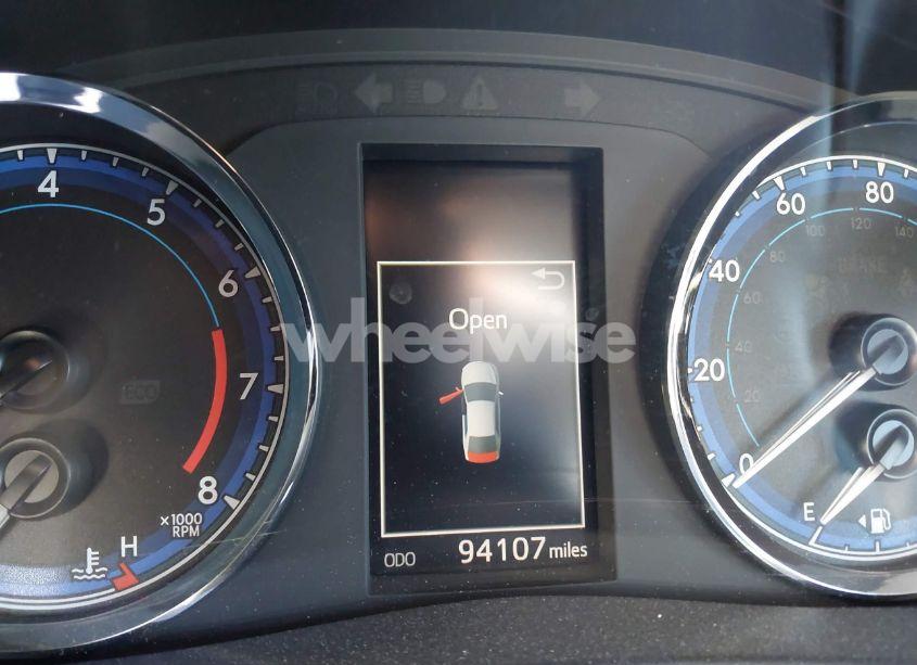 Photo 7 of 2019 Toyota Corolla SE (VIN 2T1BURHE9KC134631)