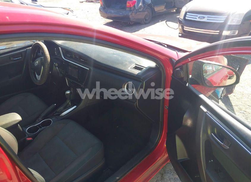 Photo 5 of 2019 Toyota Corolla LE (VIN 2T1BURHE9KC149484)