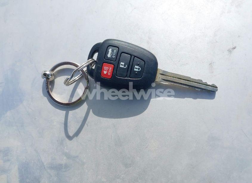 Photo 11 of 2019 Toyota Corolla LE (VIN 2T1BURHE9KC150649)