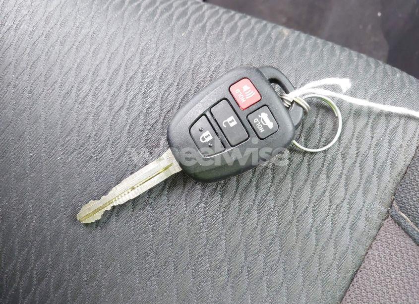 Photo 11 of 2019 Toyota Corolla LE (VIN 2T1BURHE9KC160145)