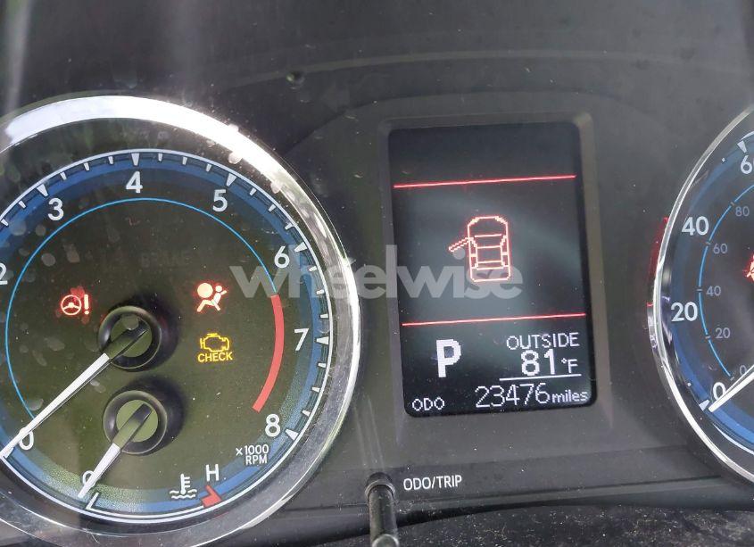 Photo 15 of 2019 Toyota Corolla LE (VIN 2T1BURHE9KC160145)