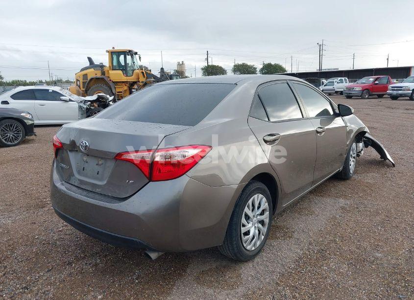 Photo 4 of 2019 Toyota Corolla LE (VIN 2T1BURHE9KC160145)