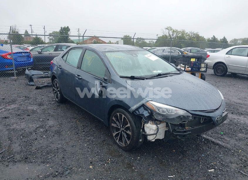 2019 Toyota Corolla SE (VIN 2T1BURHE9KC165930) main photo