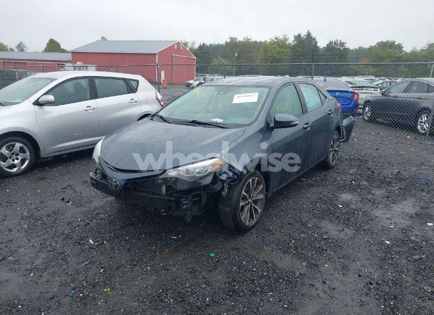 Photo 2 of 2019 Toyota Corolla SE (VIN 2T1BURHE9KC165930)