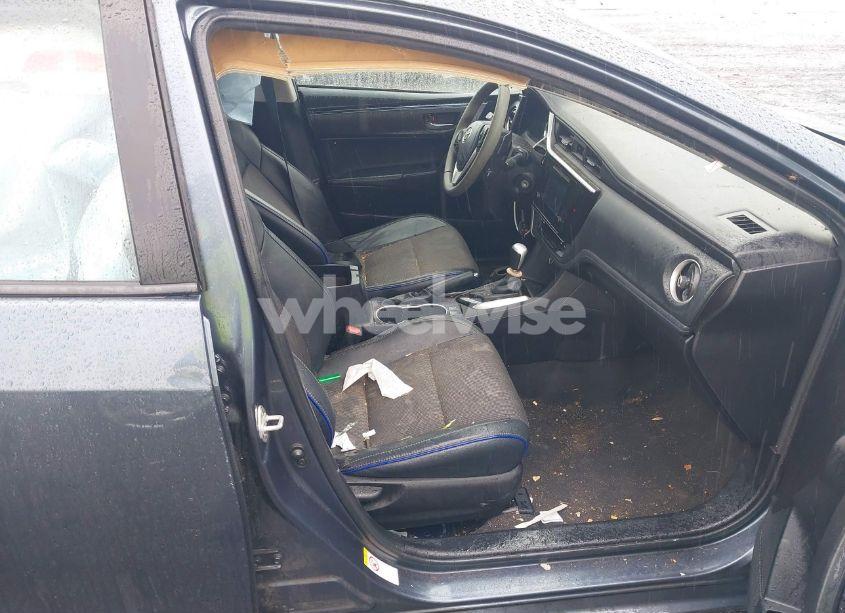 Photo 5 of 2019 Toyota Corolla SE (VIN 2T1BURHE9KC165930)