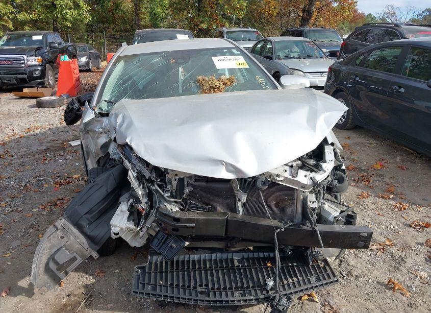 Photo 12 of 2019 Toyota Corolla LE (VIN 2T1BURHE9KC165989)