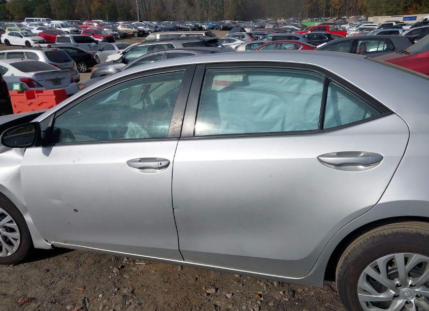 Photo 14 of 2019 Toyota Corolla LE (VIN 2T1BURHE9KC165989)