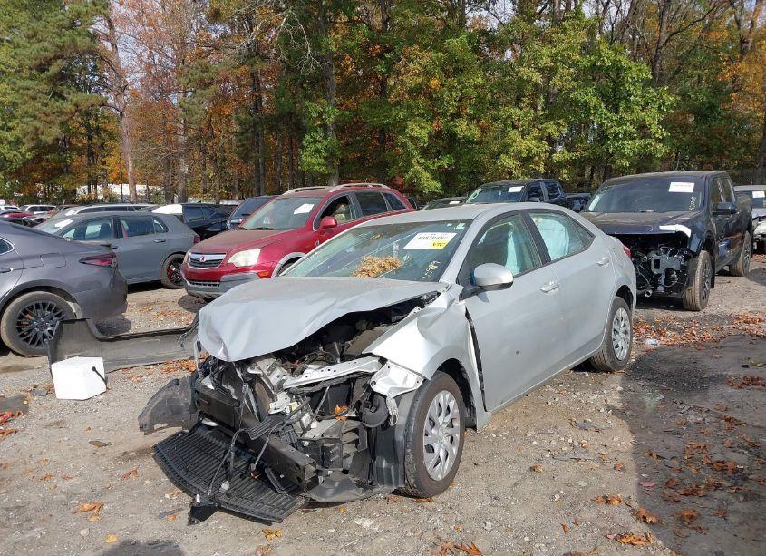 Photo 2 of 2019 Toyota Corolla LE (VIN 2T1BURHE9KC165989)