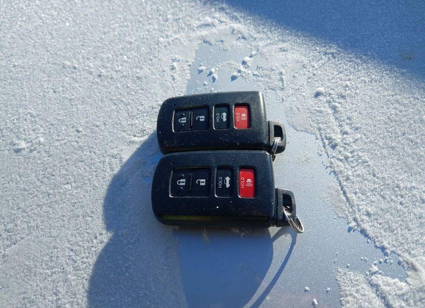 Photo 11 of 2019 Toyota Corolla XSE (VIN 2T1BURHE9KC168553)