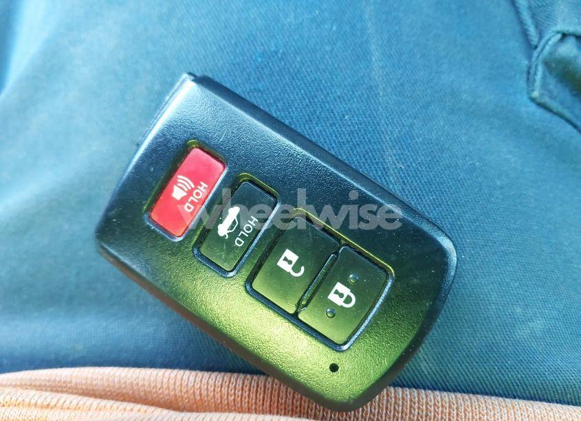 Photo 11 of 2019 Toyota Corolla XSE (VIN 2T1BURHE9KC171355)