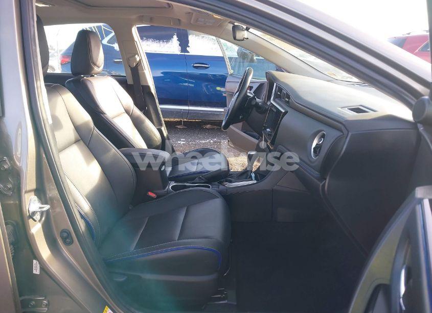 Photo 5 of 2019 Toyota Corolla XSE (VIN 2T1BURHE9KC171355)