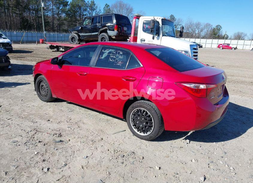Photo 3 of 2019 Toyota Corolla LE (VIN 2T1BURHE9KC177219)
