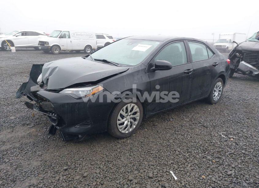 Photo 2 of 2019 Toyota Corolla LE (VIN 2T1BURHE9KC177267)