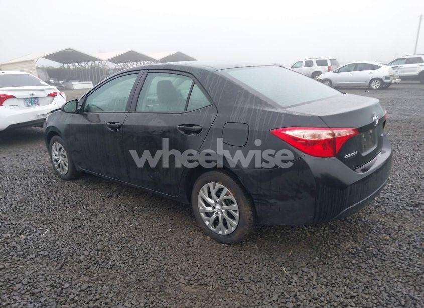 Photo 3 of 2019 Toyota Corolla LE (VIN 2T1BURHE9KC177267)
