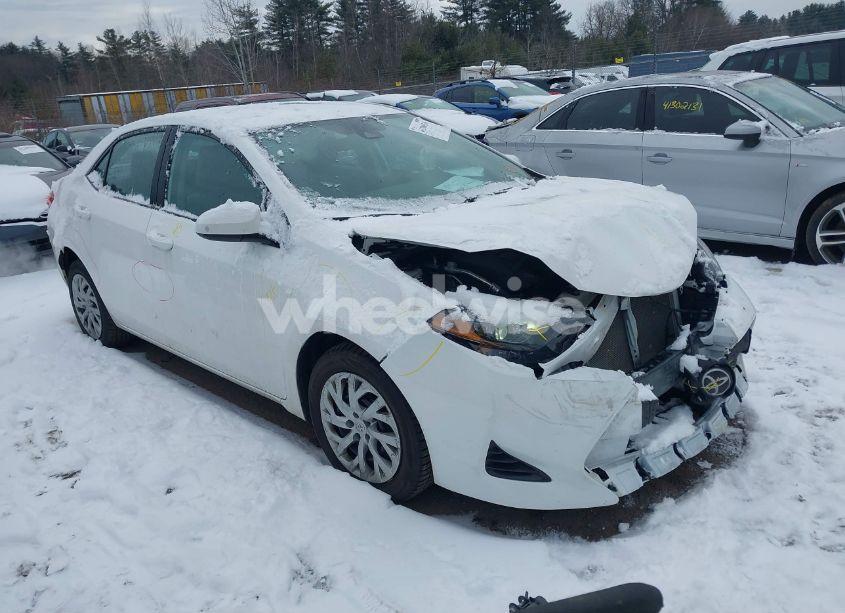 2019 Toyota Corolla LE (VIN 2T1BURHE9KC185000) main photo