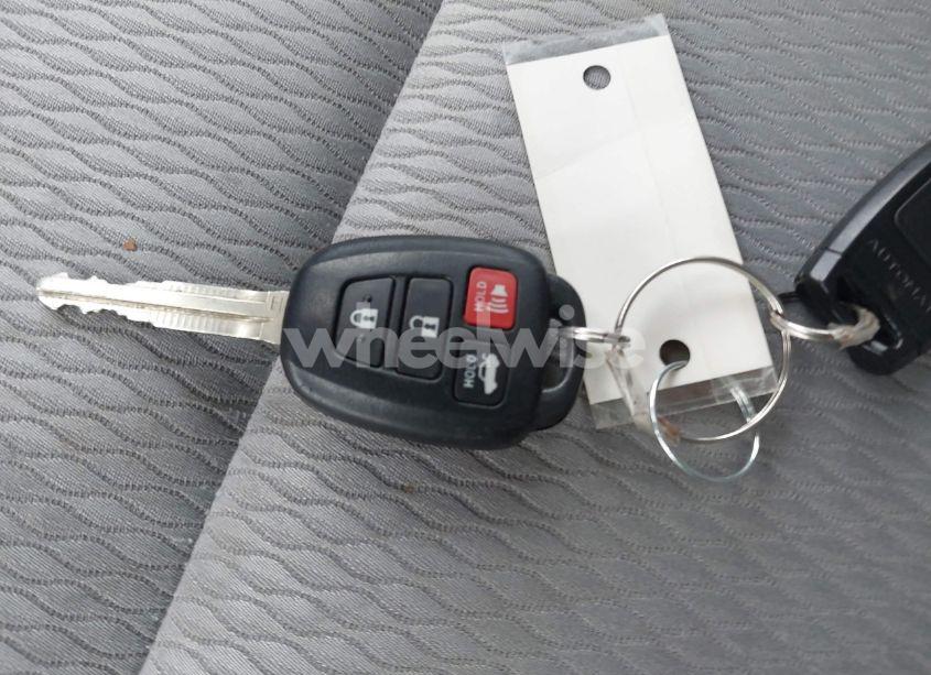 Photo 11 of 2019 Toyota Corolla LE (VIN 2T1BURHE9KC185000)