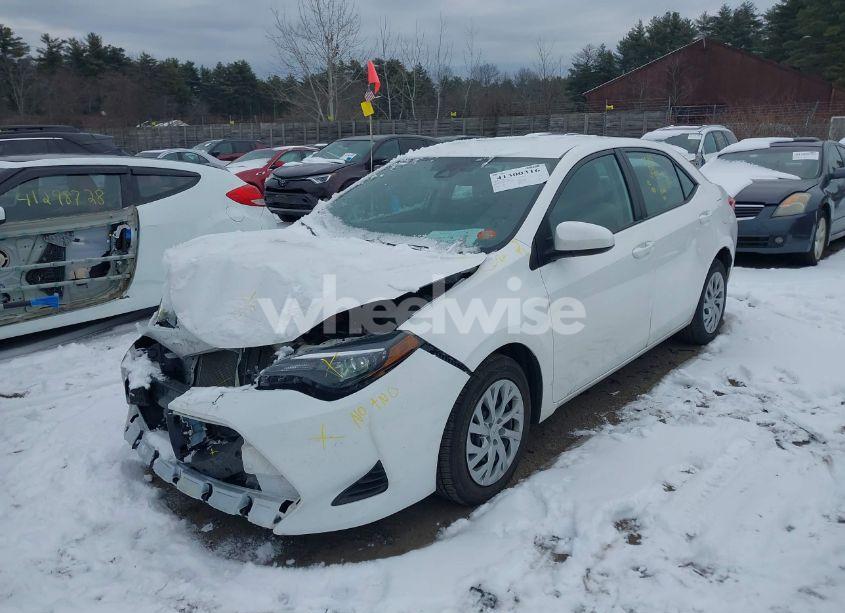 Photo 2 of 2019 Toyota Corolla LE (VIN 2T1BURHE9KC185000)