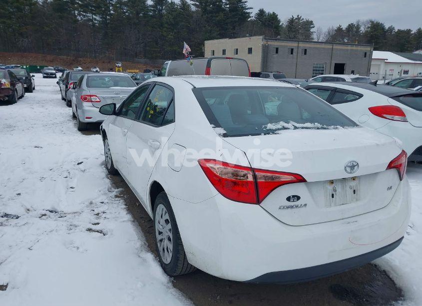 Photo 3 of 2019 Toyota Corolla LE (VIN 2T1BURHE9KC185000)