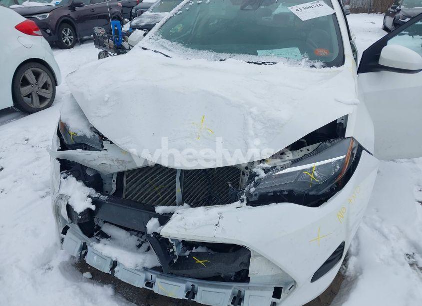 Photo 6 of 2019 Toyota Corolla LE (VIN 2T1BURHE9KC185000)