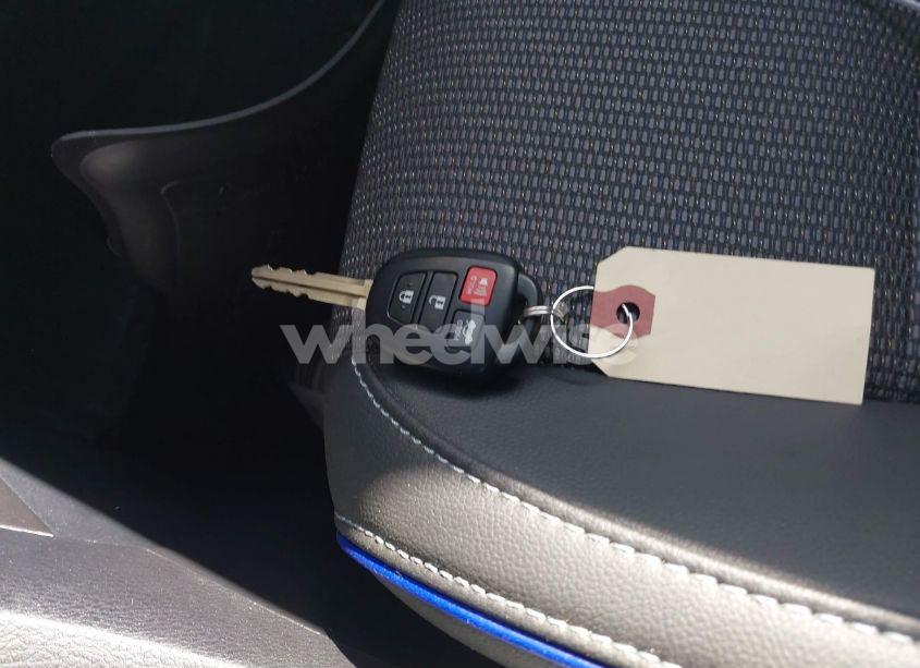 Photo 11 of 2019 Toyota Corolla SE (VIN 2T1BURHE9KC190648)