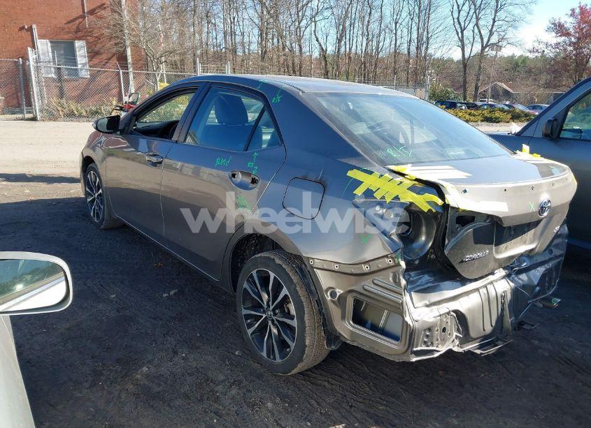 Photo 3 of 2019 Toyota Corolla SE (VIN 2T1BURHE9KC190648)