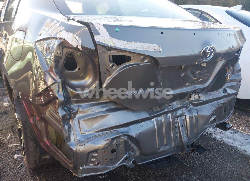 Photo 6 of 2019 Toyota Corolla SE (VIN 2T1BURHE9KC190648)