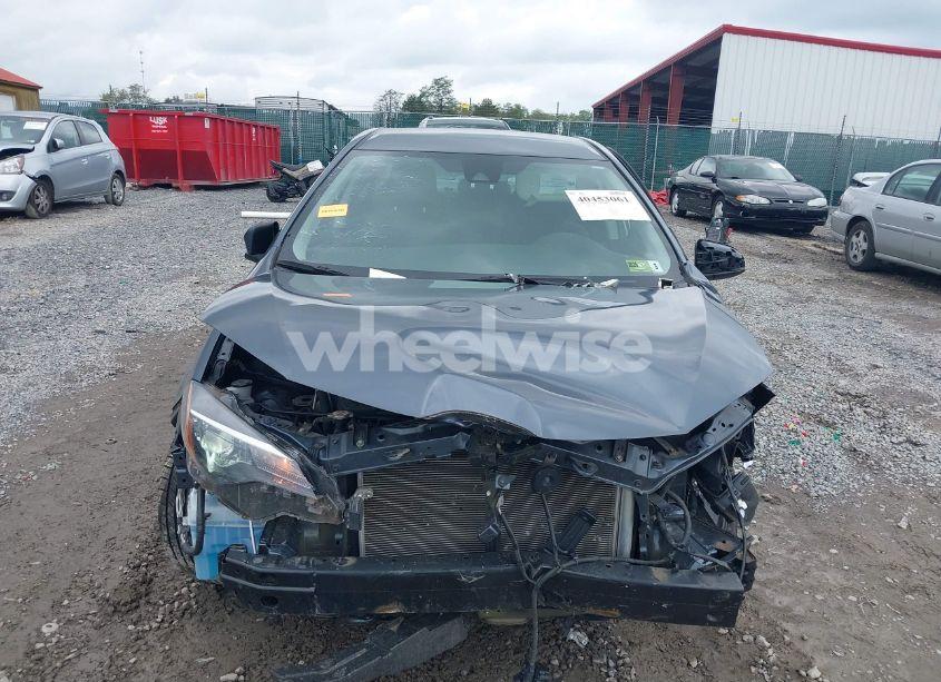 Photo 12 of 2019 Toyota Corolla LE (VIN 2T1BURHE9KC193033)