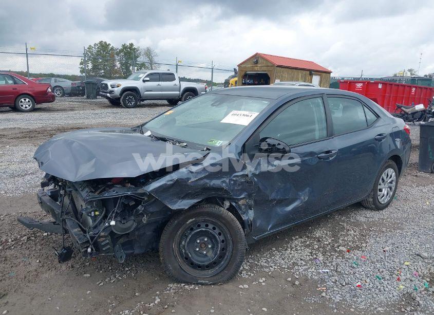 Photo 2 of 2019 Toyota Corolla LE (VIN 2T1BURHE9KC193033)