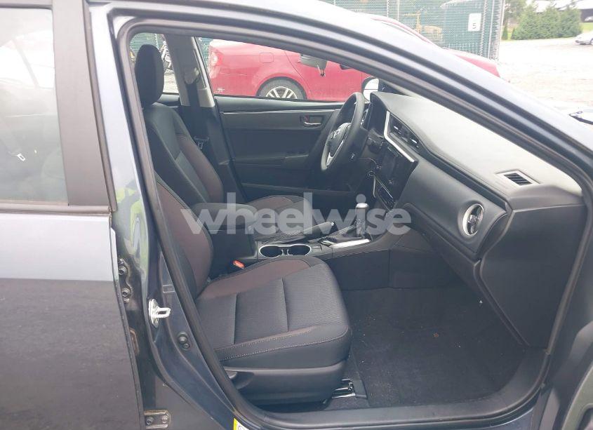 Photo 5 of 2019 Toyota Corolla LE (VIN 2T1BURHE9KC193033)